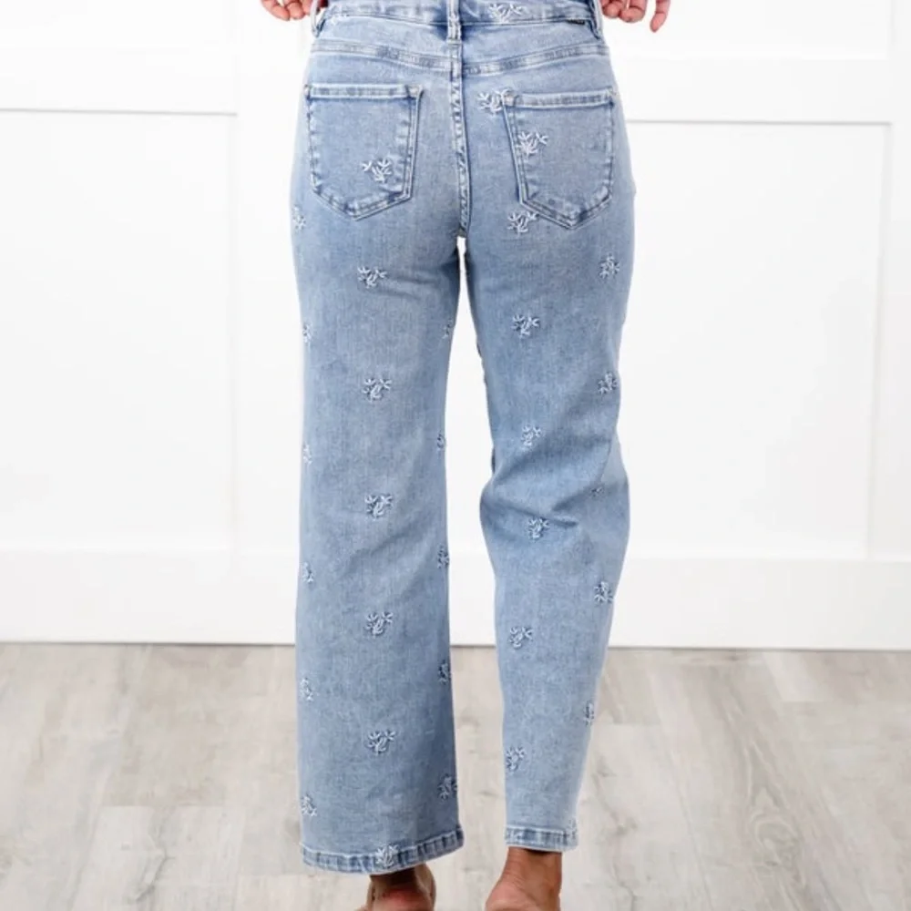 Stylish Embroidered Blue Jeans - Picture 7 of 8